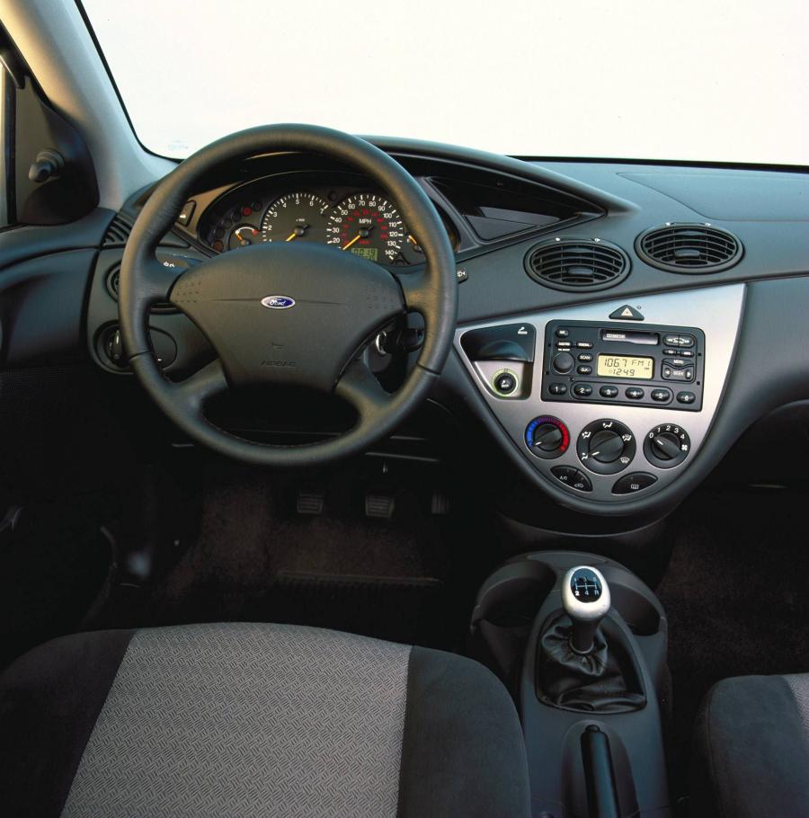  Ford Focus Wagon 1999 года  (фото 23 из 75)